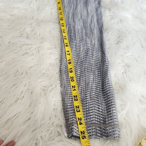 Lululemon Leggings Women's 6 Wunder Under High-Rise Tight 25" Gray Geometrics - Picture 8 of 10